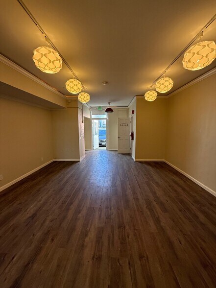 Primary Photo Of 300 Ben Franklin Ct, San Mateo General Retail For Lease