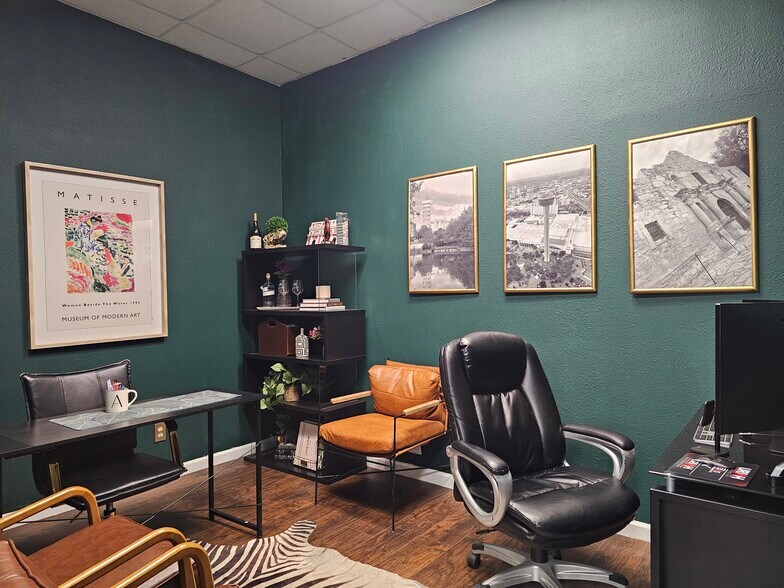 More Photos Of 12227 Huebner Rd, San Antonio Freestanding For Lease