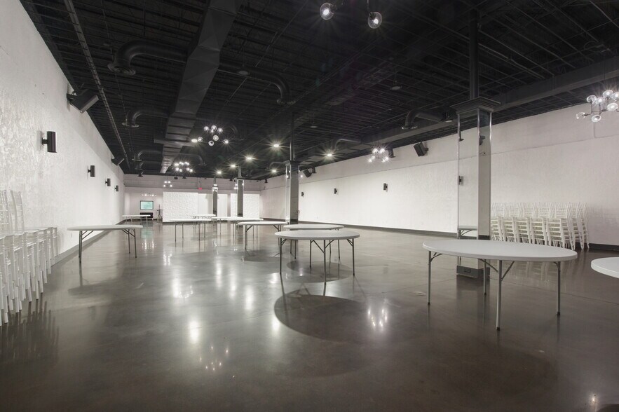 More Photos Of 6704 Harrisburg Blvd, Houston Freestanding For Lease