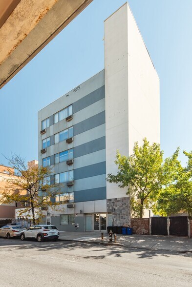 More Photos Of 518 Meeker Ave, Brooklyn Apartments For Sale