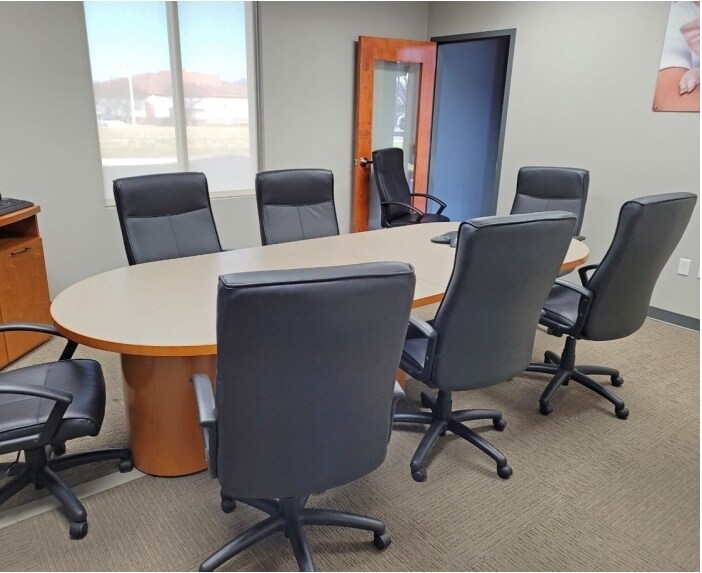 More Photos Of 5002 NE Lakewood Way, Lee's Summit Office For Lease