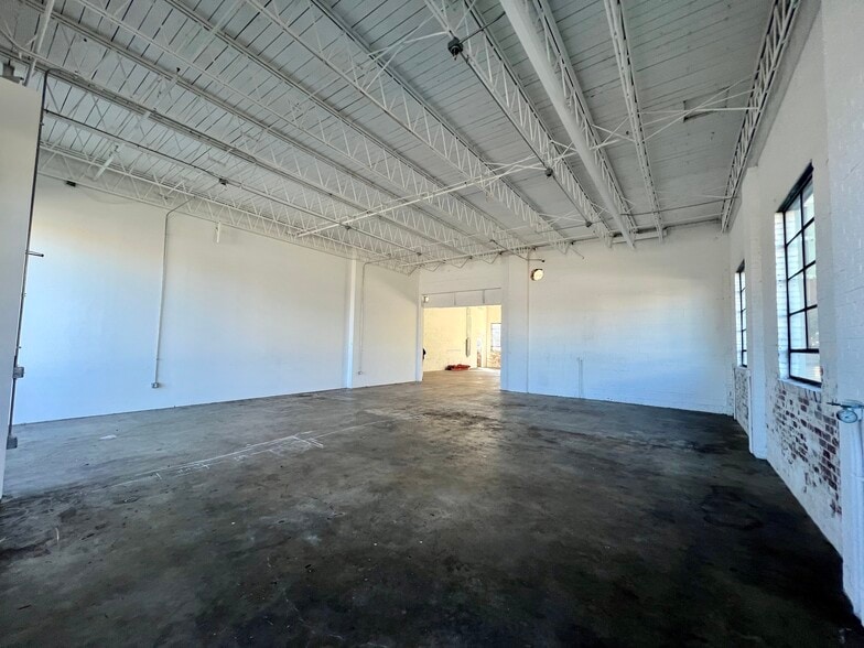More Photos Of 222 S Kenosha Ave, Tulsa Storefront Retail Office For Lease