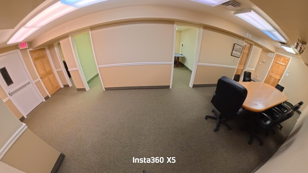 More Photos Of 302 Willis Ave, Mineola Freestanding For Lease