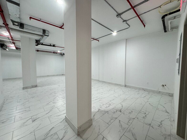 More Photos Of 36-22 31st Street, Astoria Flex For Lease