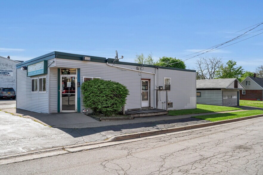 More Photos Of 2123 Clinton St, Buffalo Restaurant For Sale