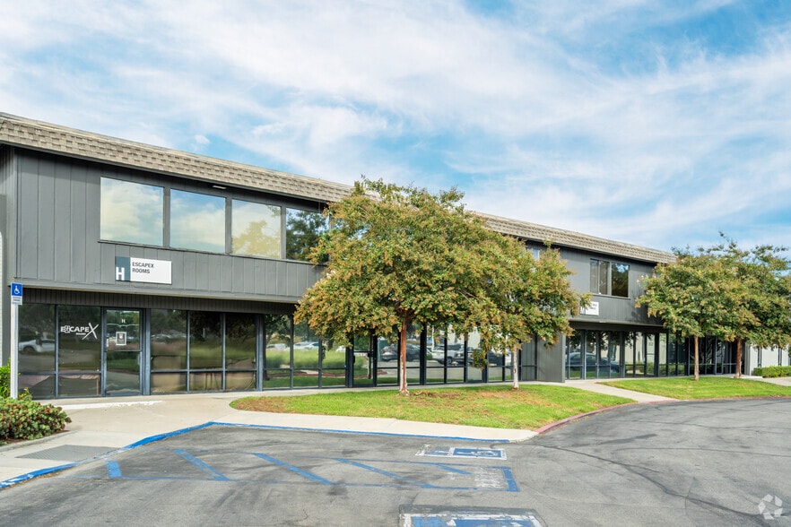 More Photos Of 17981 Sky Park Cir, Irvine Light Manufacturing For Lease