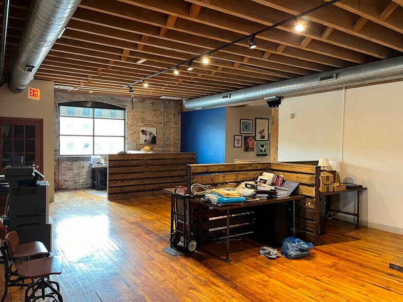 More Photos Of 1529 W Armitage Ave, Chicago Loft Creative Space For Sale