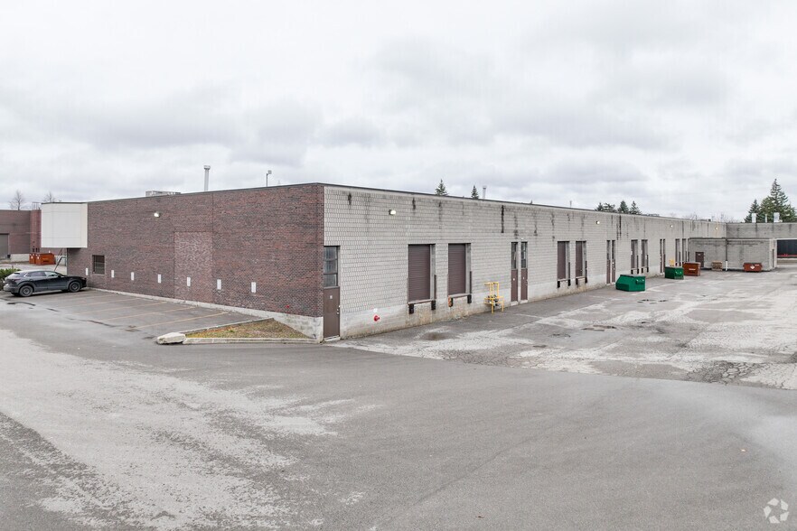 More Photos Of 400 Bentley St, Markham Warehouse For Lease