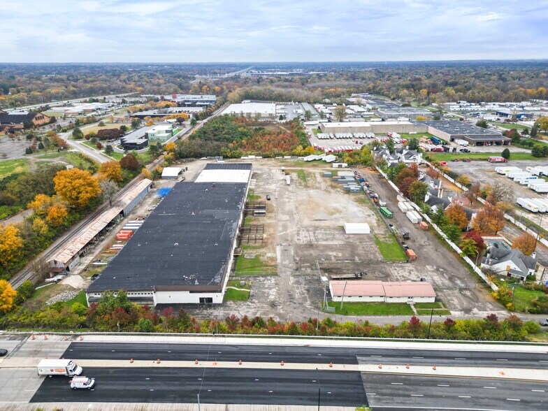 More Photos Of 2040 S Hamilton Rd, Columbus Distribution For Sale