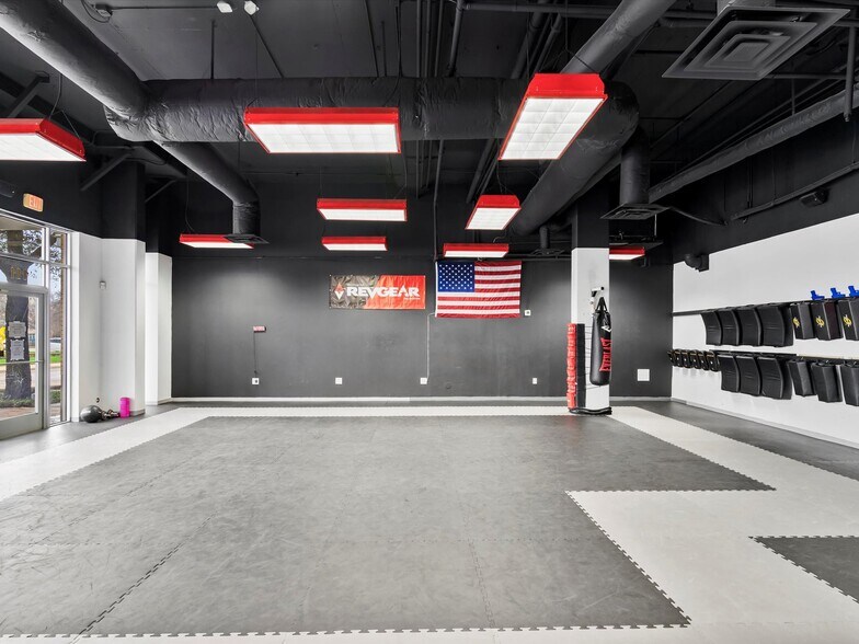 More Photos Of 5805 Saintsbury Dr, The Colony Apartments For Lease