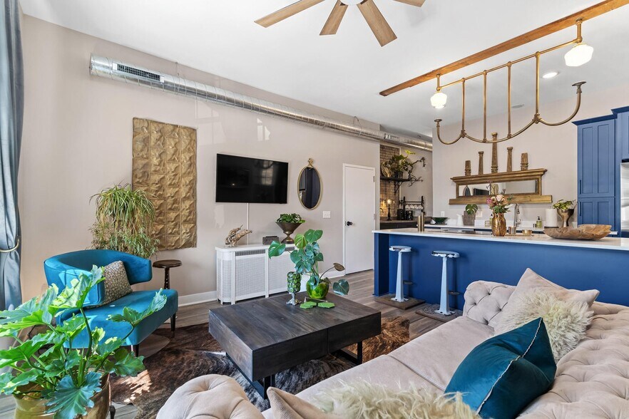 More Photos Of 518,520 S 6th St, Milwaukee Hospitality For Sale