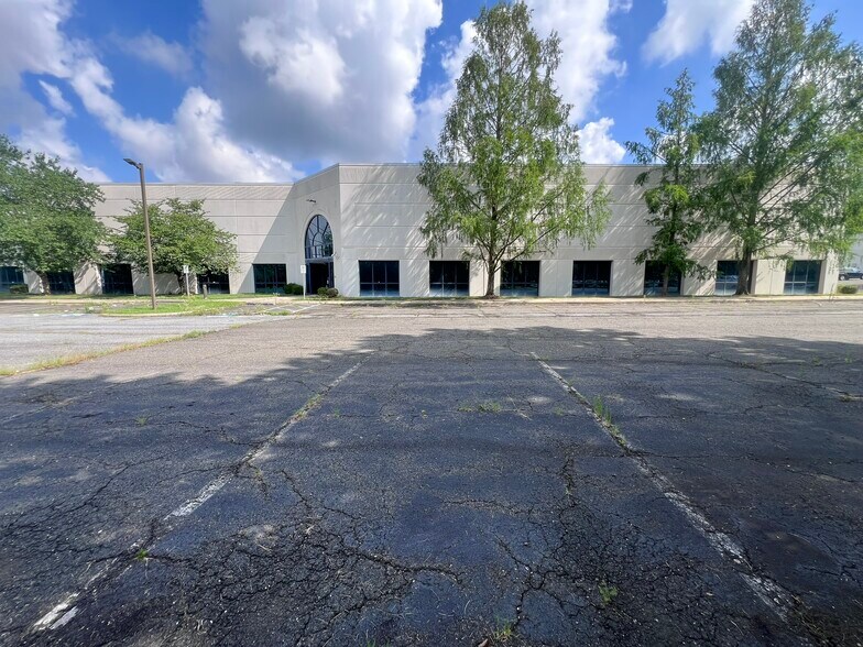 More Photos Of 8700-8724 Jericho City Dr, Landover Warehouse For Lease