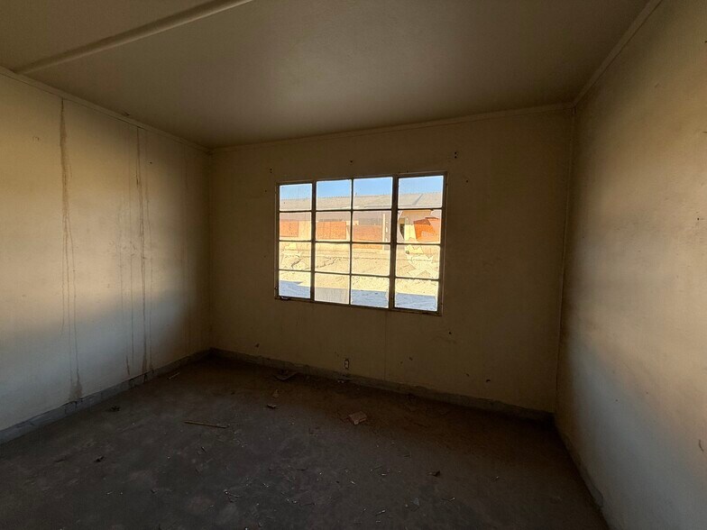 More Photos Of 83298-83420 Argus Ave, Trona Apartments For Sale