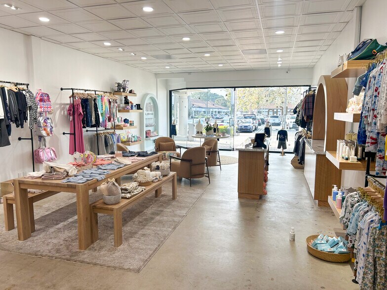 More Photos Of 2900 Townsgate Rd, Westlake Village Freestanding For Lease