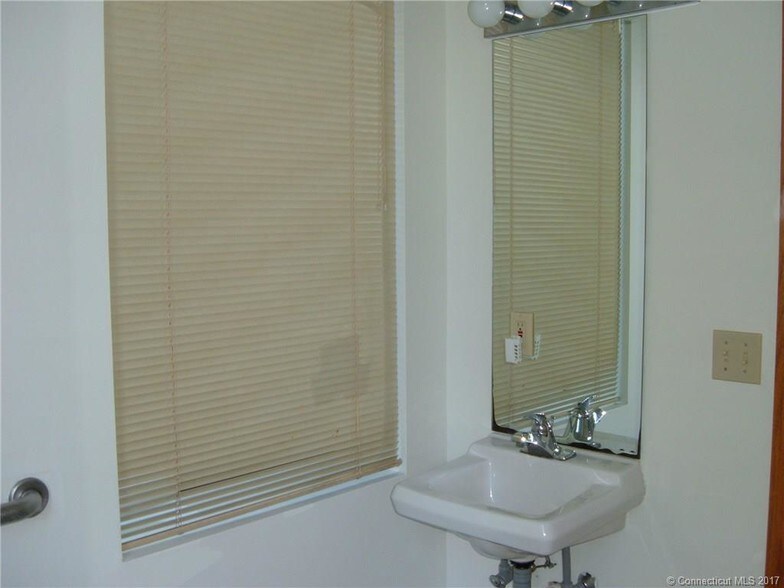 More Photos Of 126 Franklin St, Torrington Light Manufacturing For Sale