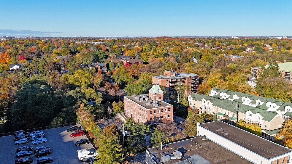 More Photos Of 121 Robinson St, Markham Office For Sale