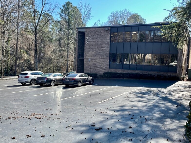 More Photos Of 325 Hammond Dr NE, Atlanta Medical For Sale