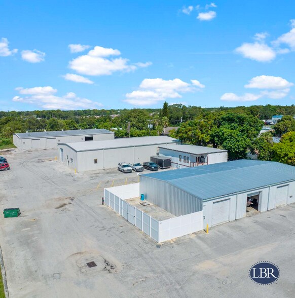 More Photos Of 815 N Cocoa Blvd, Cocoa Warehouse For Lease