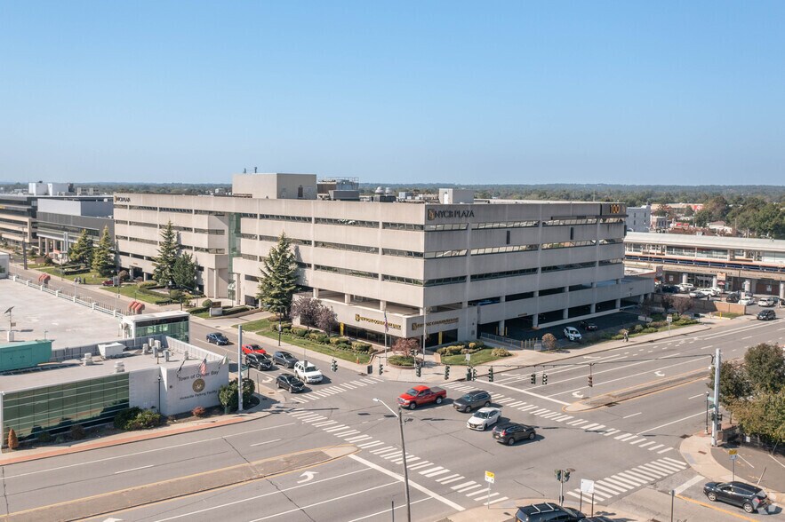 More Photos Of 100 Duffy Ave, Hicksville Coworking Space