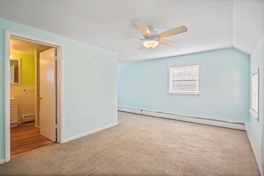 More Photos Of 122 E Main St, Stevensville Office For Sale