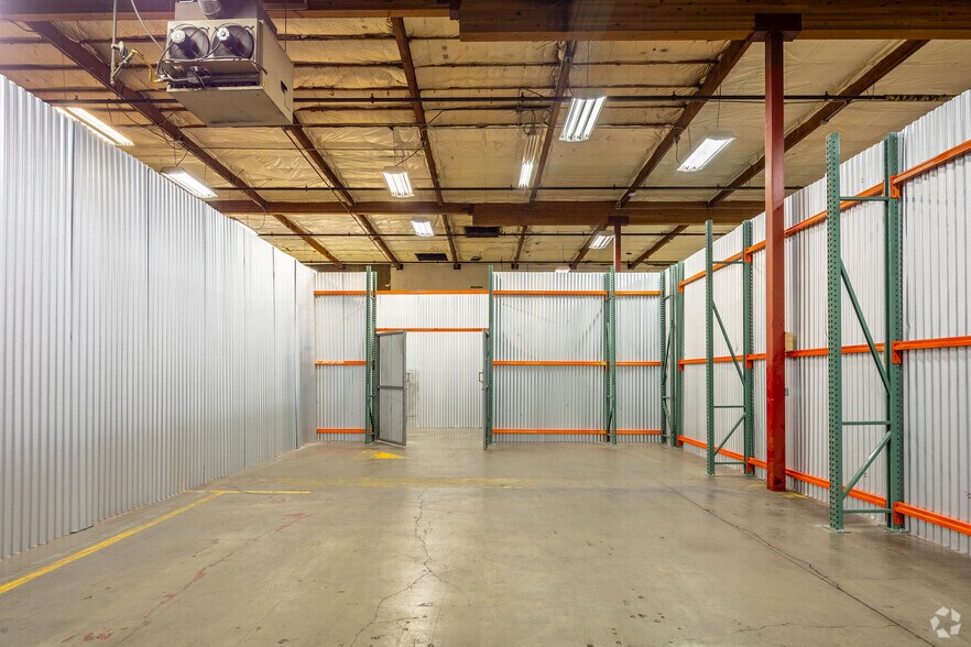 More Photos Of 6035 NE 92nd Dr, Portland Warehouse For Lease