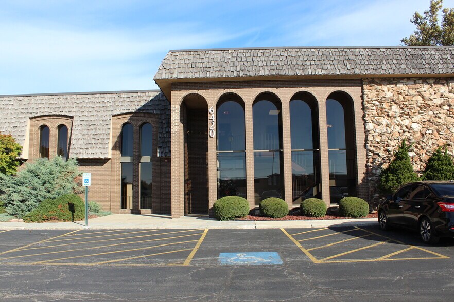More Photos Of 6420 W 127th St, Palos Heights Office For Lease