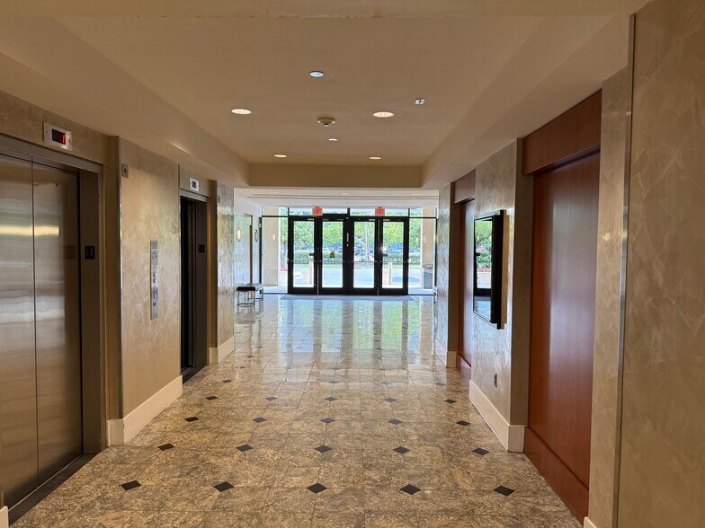 More Photos Of 8230 Boone Blvd, Vienna Office For Sale