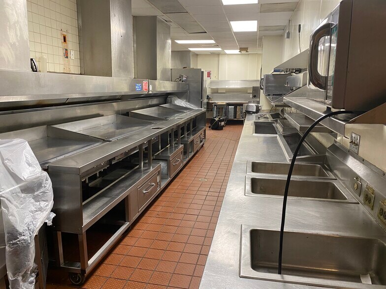 More Photos Of 2199 Riverside Dr, Columbus Restaurant For Lease