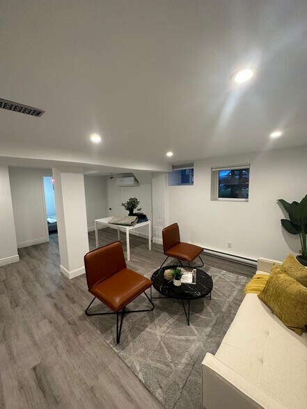 More Photos Of 66 Wellington St S, Hamilton Apartments For Sale