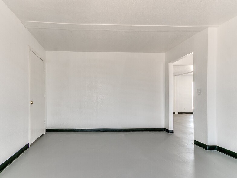 More Photos Of 7030 W Wilshire Blvd, Oklahoma City Storefront Retail Office For Lease