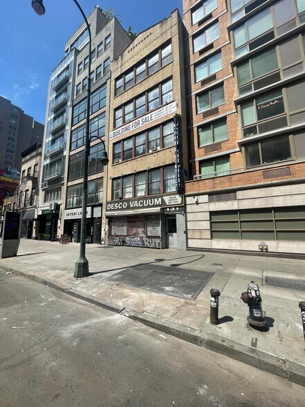 More Photos Of 131 W 14th St, New York Storefront Retail Residential For Lease