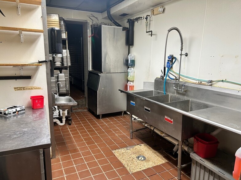 More Photos Of 2907-2911 Odonnell St, Baltimore Restaurant For Lease