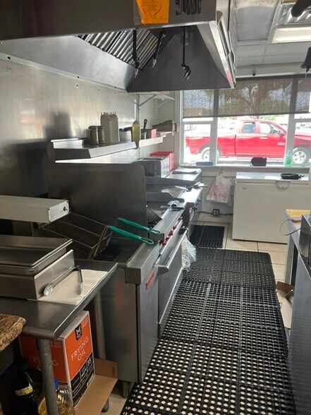 More Photos Of 314-316 Pat Booker Rd, Universal City Restaurant For Sale