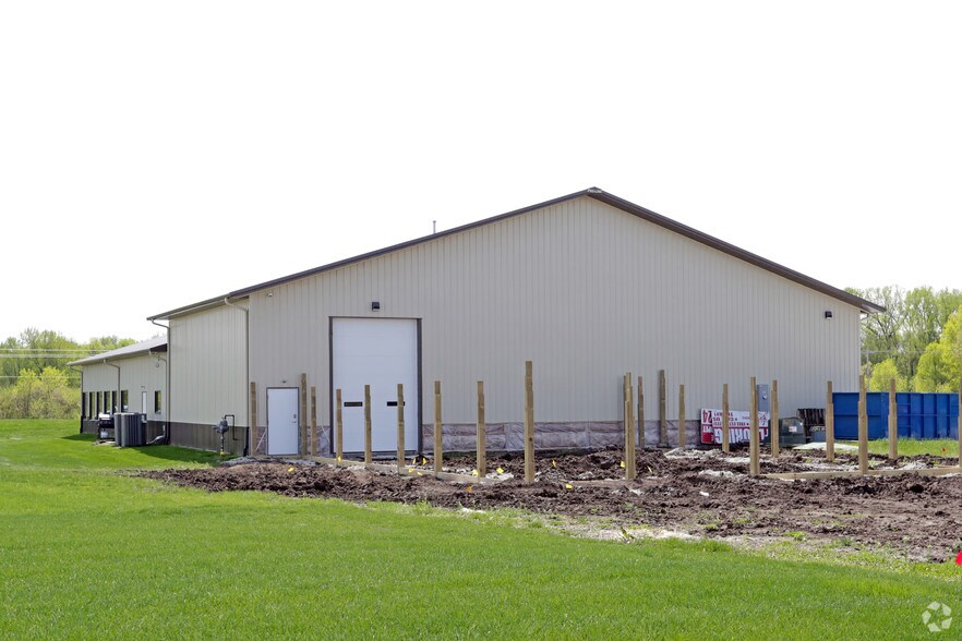 More Photos Of 3296 NW Prairie Ln, Des Moines Light Manufacturing For Lease