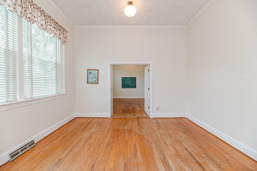 More Photos Of 211 Main st, Broadway Religious Facility For Sale