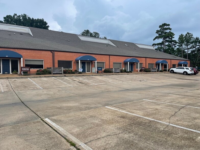 More Photos Of 405 Briarwood Dr, Jackson Medical For Lease