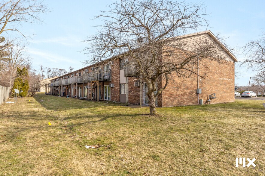 More Photos Of 4130 Oak Park Dr SE, Grand Rapids Apartments For Sale