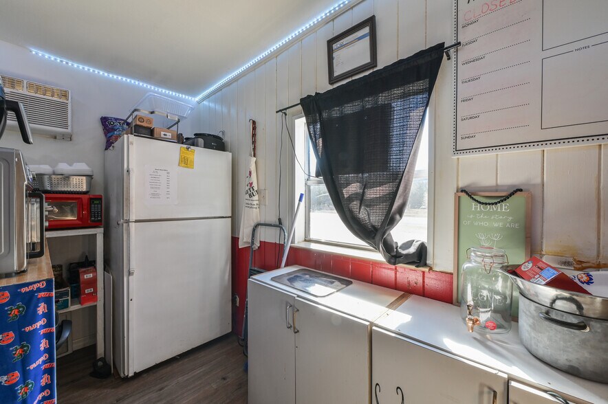 More Photos Of 2451 SE Highway 41, Morriston Bar For Sale