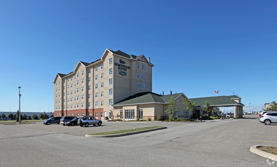 More Photos Of 30-110 Courtneypark Dr, Mississauga Unknown For Lease