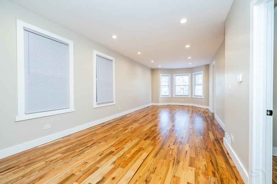 More Photos Of 6129 N Ravenswood Ave, Chicago Multifamily For Sale