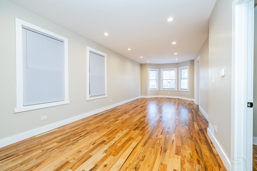 More Photos Of 6129 N Ravenswood Ave, Chicago Multifamily For Sale