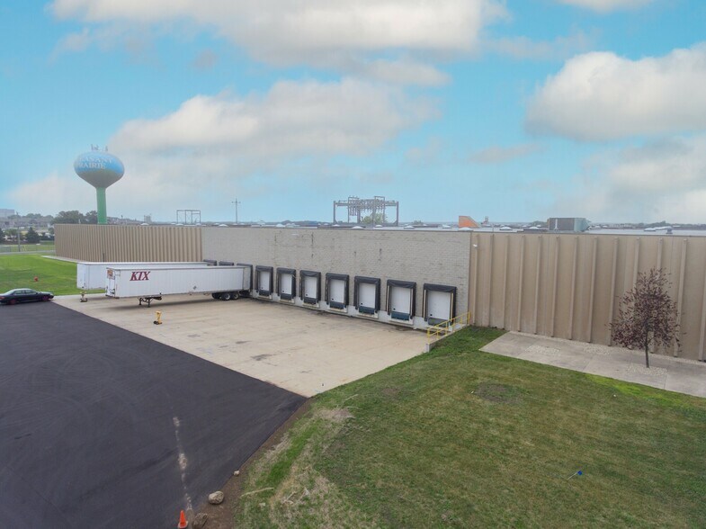 More Photos Of 9201 Wilmot Rd, Pleasant Prairie Warehouse For Lease