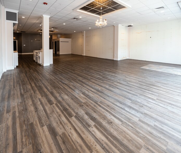 More Photos Of 627 S Wright St, Champaign General Retail For Lease
