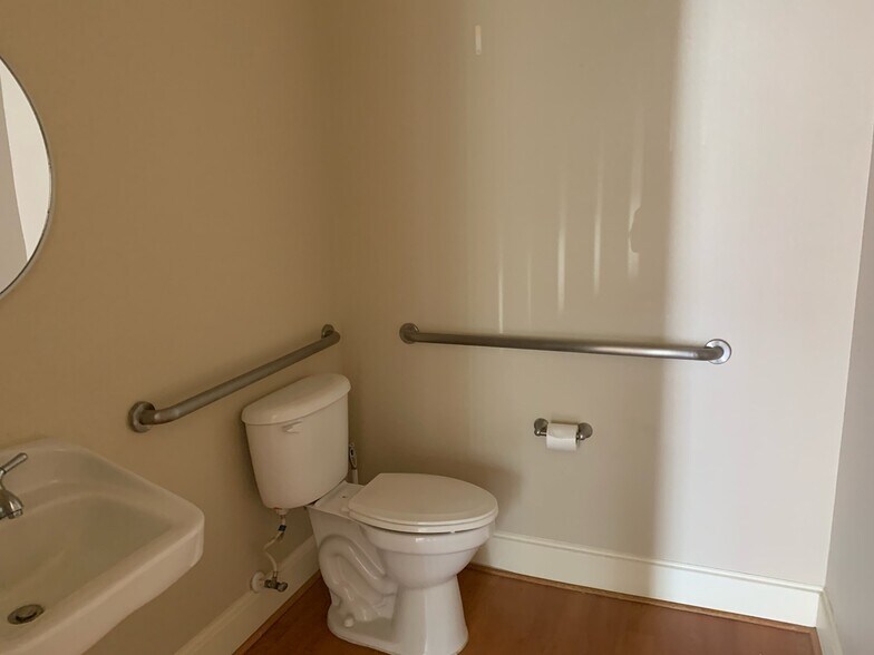 More Photos Of 13644 Breton Ridge St, Houston Medical For Sale