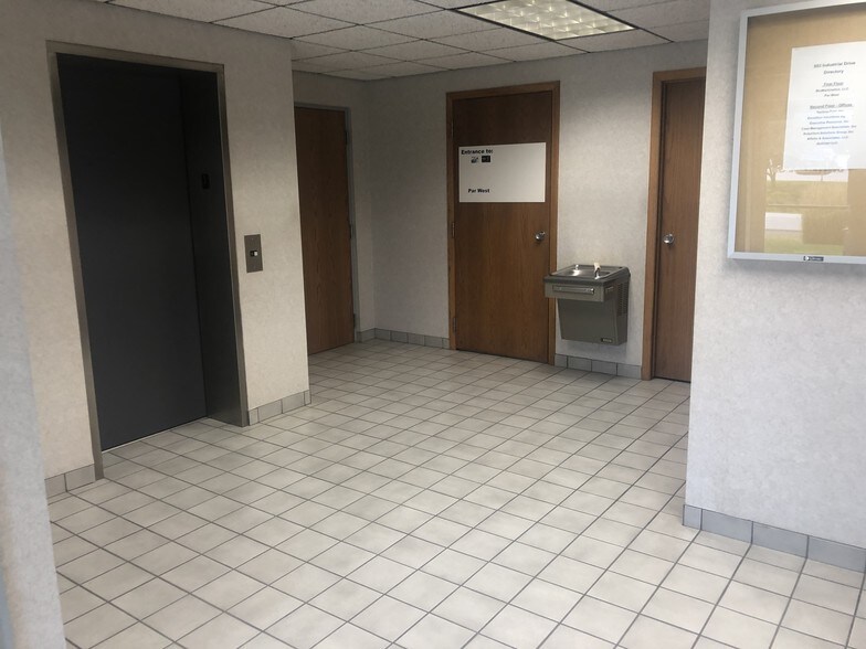 More Photos Of 555 S Industrial Dr, Hartland Office For Lease