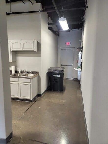 More Photos Of 1143 Oak Ridge Tpke, Oak Ridge Restaurant For Sale