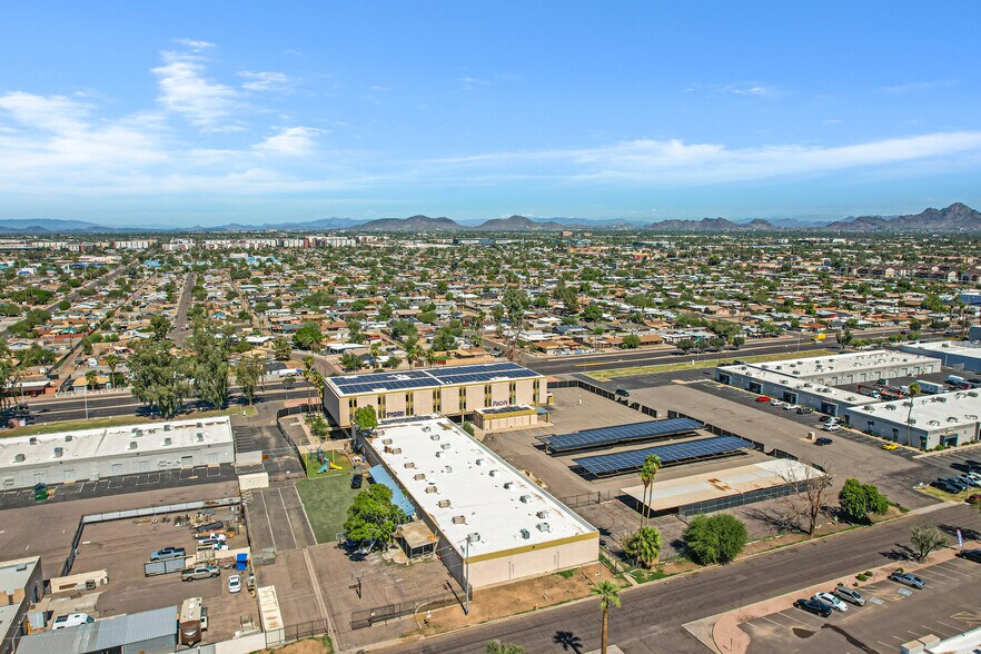 More Photos Of 3001 W Indian School Rd, Phoenix Office For Sale