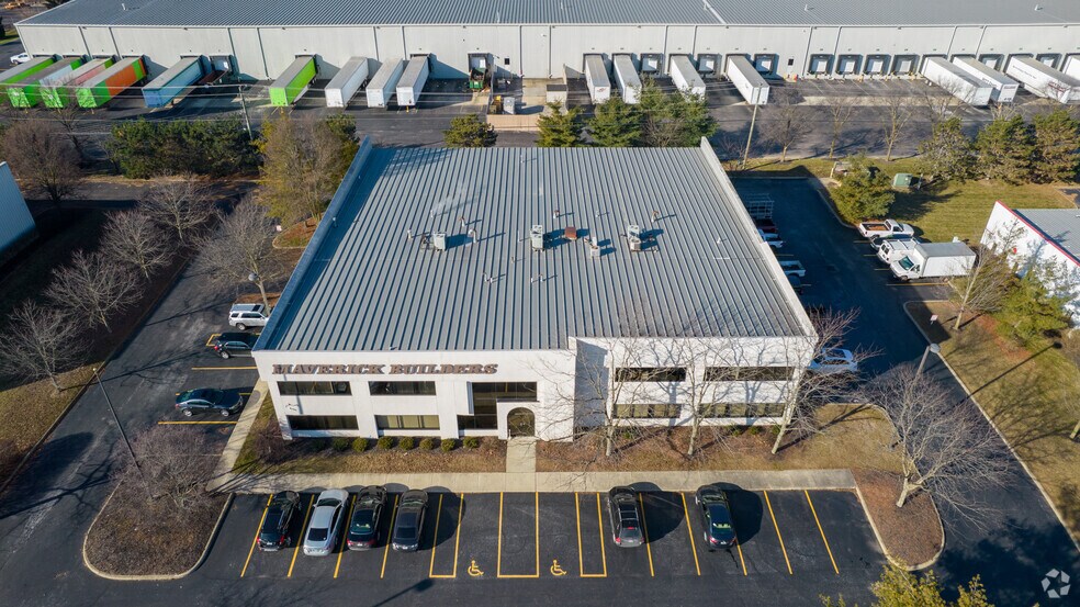 More Photos Of 1667-1679 Gateway Cir, Grove City Flex For Lease