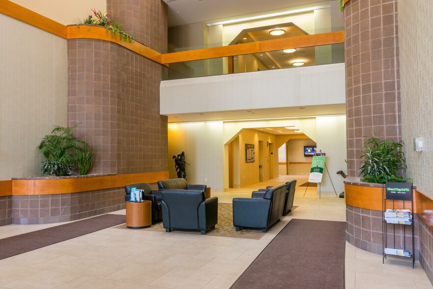 More Photos Of 4660 S Hagadorn Rd, East Lansing Office For Lease