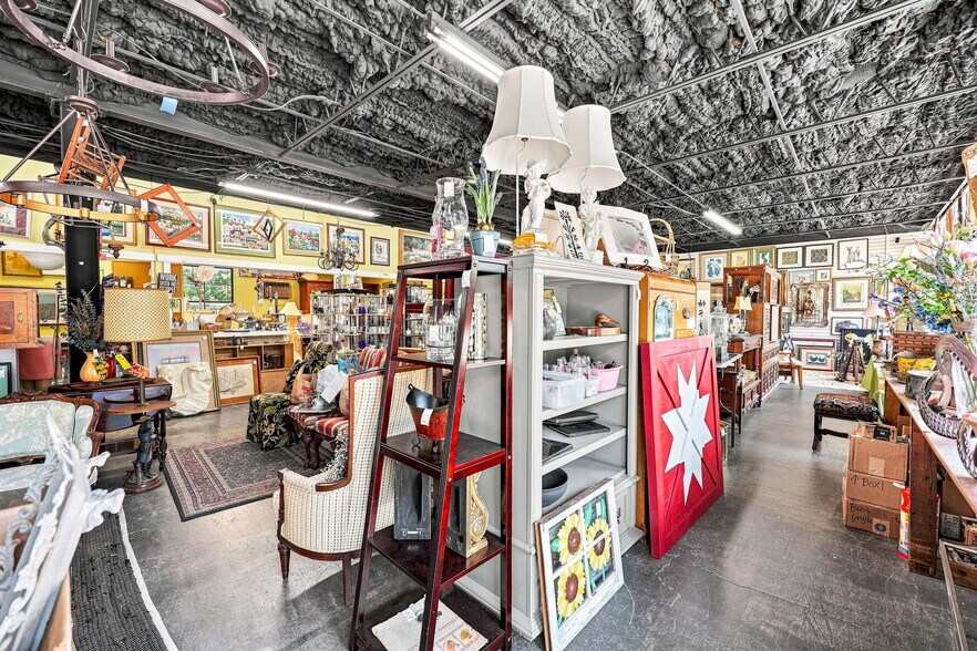 More Photos Of 1854 Thompson Bridge Rd, Gainesville Freestanding For Sale